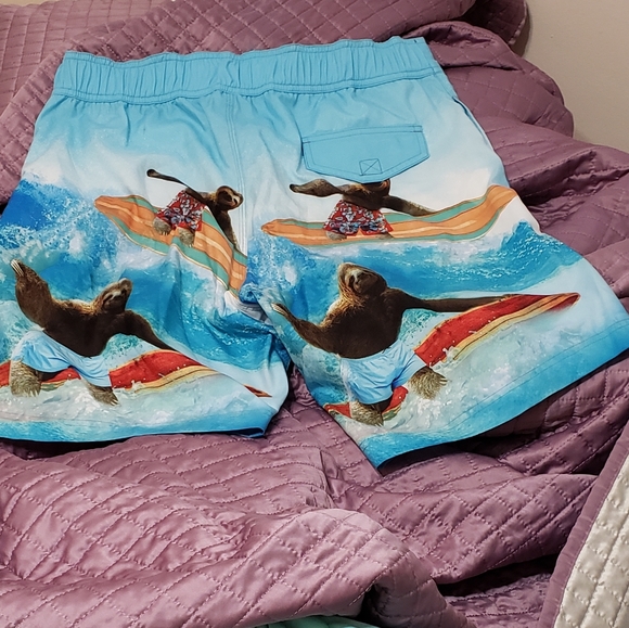 Sloths surfboarding board shorts,  men's S - Picture 5 of 6